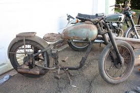 KURIOZITET/Rigjen motoçikletën që i kishin vjedhur 31 vjet më parë