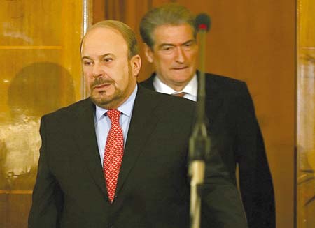 Berisha flet për 27-vjetorin e PS, lartëson figurën e rivalit të tij