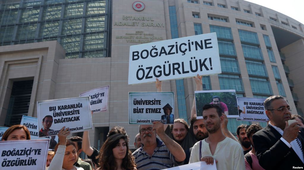 Protestuan kundër luftës në Siri, dhjetëra studentë gjykohen për terrorizëm në Stamboll