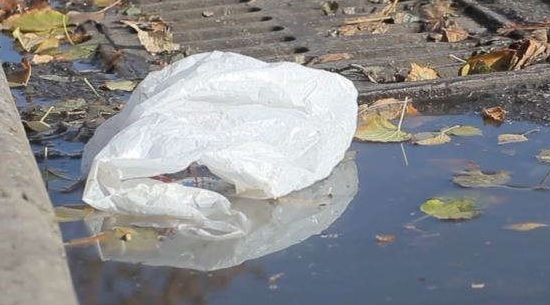 “Ndalohen qeset plastike në gjithë Shqipërinë”