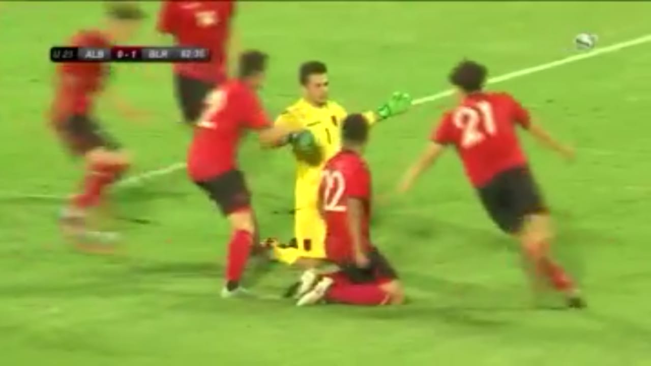 Portieri i Kombëtares bën mrekullinë në minutat shtesë, shënon supergol