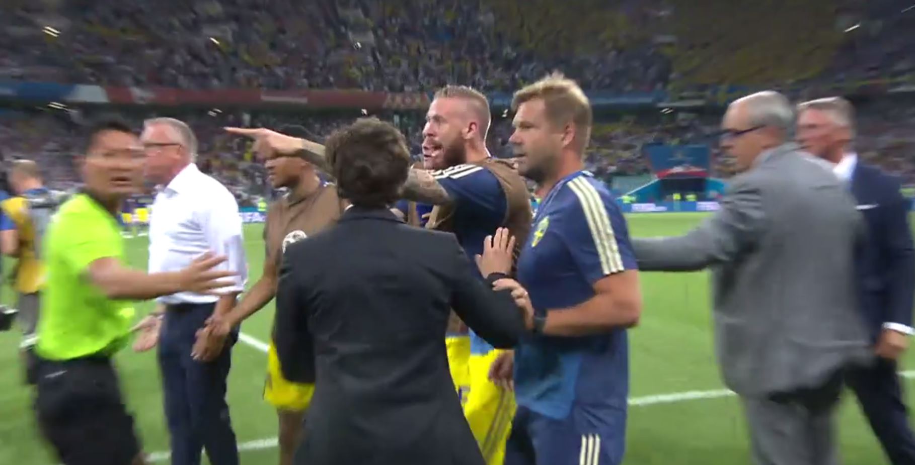 VIDEO/Fitorja e Gjermanisë, përplasen suedezët me gjermanët