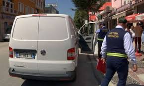 Tatimorët, rryshfet bizneseve në Sarandë