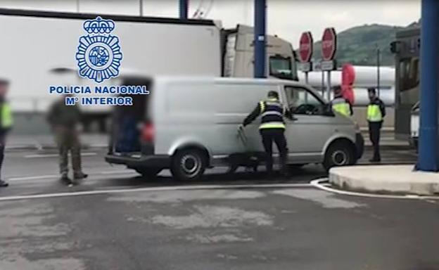 FOTO & VIDEO GALERI/ Spanjë, shkatërrohet rrjeti, trafikuan 7 mijë shqiptarë në Angli