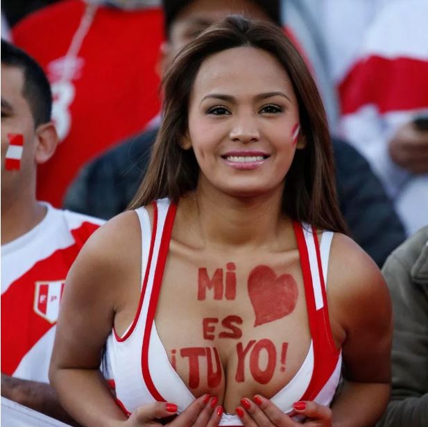 FOTO/Tifozja seksi fiton Botërorin në tribuna