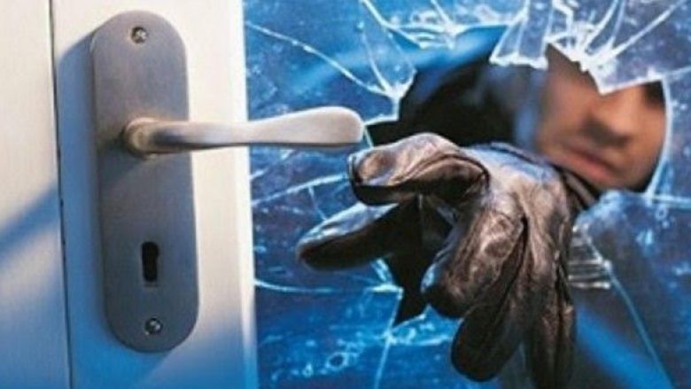 Arrestohen adoleshtët vidhnin dyqanet ne qytetin e Vlorës