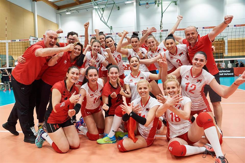 SUKSES/Ekipi kombëtar i volejbollit për femra kualifikohet në gjysmëfinalet e Ligës së Europës