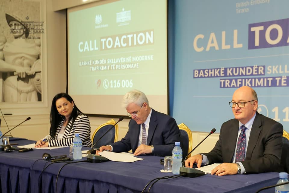 Trafikimi i personave, Xhafaj e deklaron prioritet por Departamenti amerikan i Shtetit e përgenjeshtron