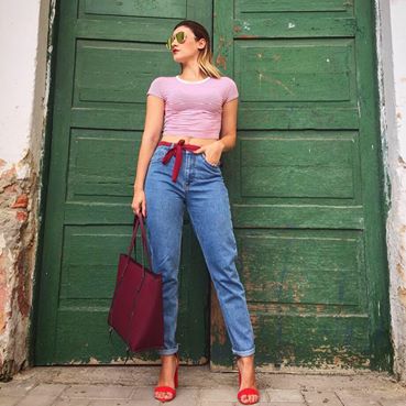 Moderatorja e njohur akuzon këngëtaren shqiptare/”Ja kjo dashnorja e burrit tim”