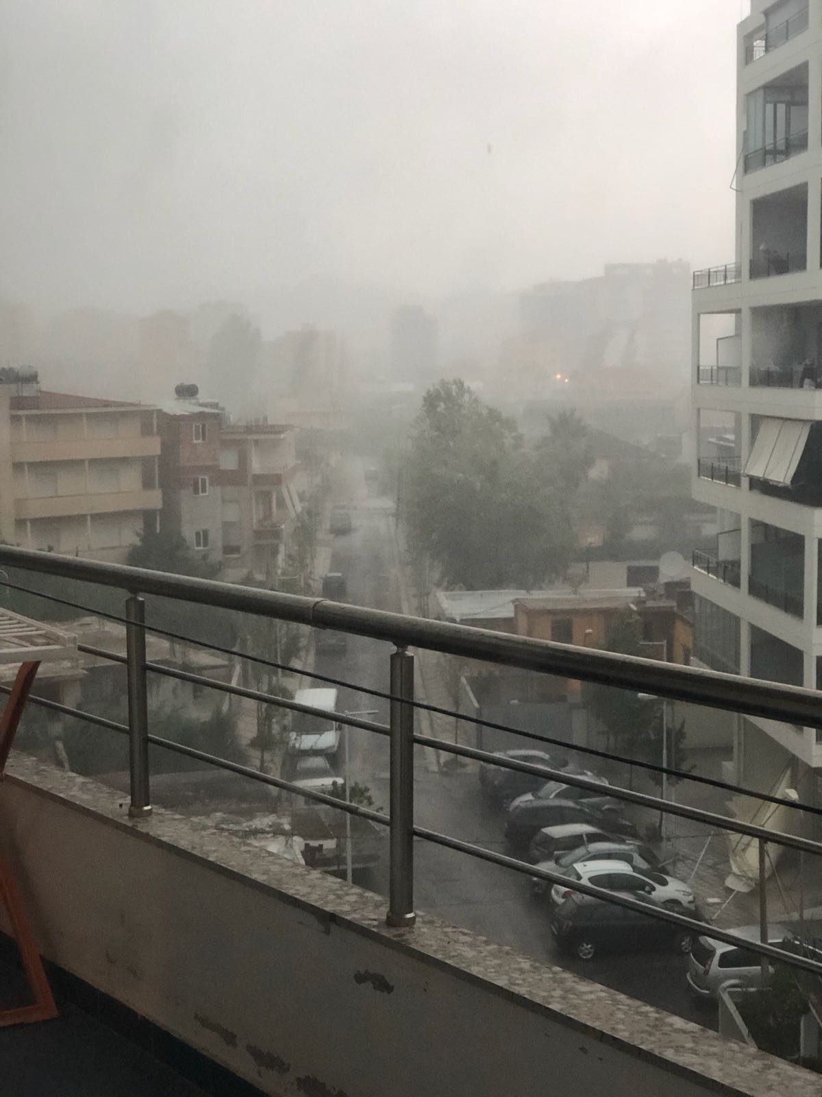 FOTO & VIDEO/ Shtëngata shiu përmbytin Vlorën