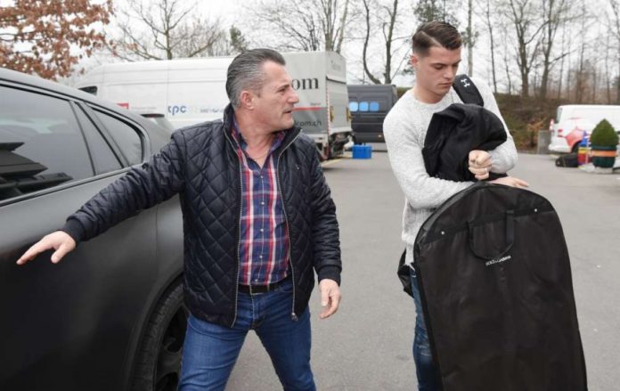 Paratë e mbledhura për ‘shqiponjën’/Babai i Xhakës:Do shkojnë për tre fëmijë të sëmurë