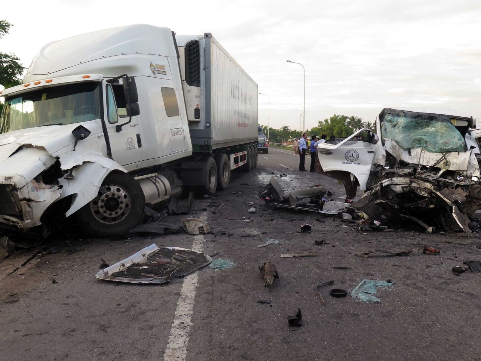 Tragjike/ Dhëndri dhe 12 krushqit vdesin në aksident, po shkonin të mernin nusen