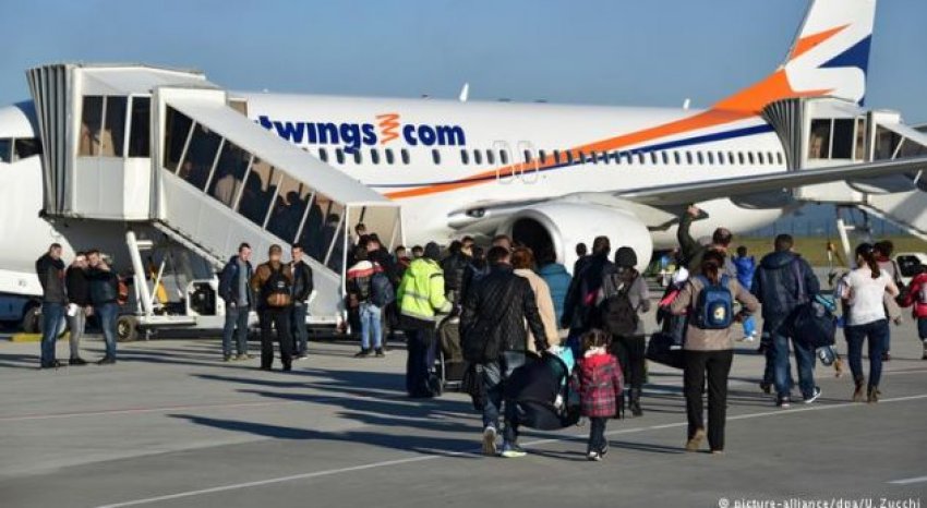 Babai dhe fëmijët nga Kosova dëbohen nga Gjermania, një ditë pasi nëna e tyre tentoi vetëvrasjen