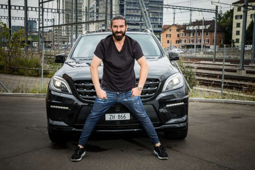 Shqiptari bën çmenduri në Zvicër, paguan 36,400 franga për target e veturës