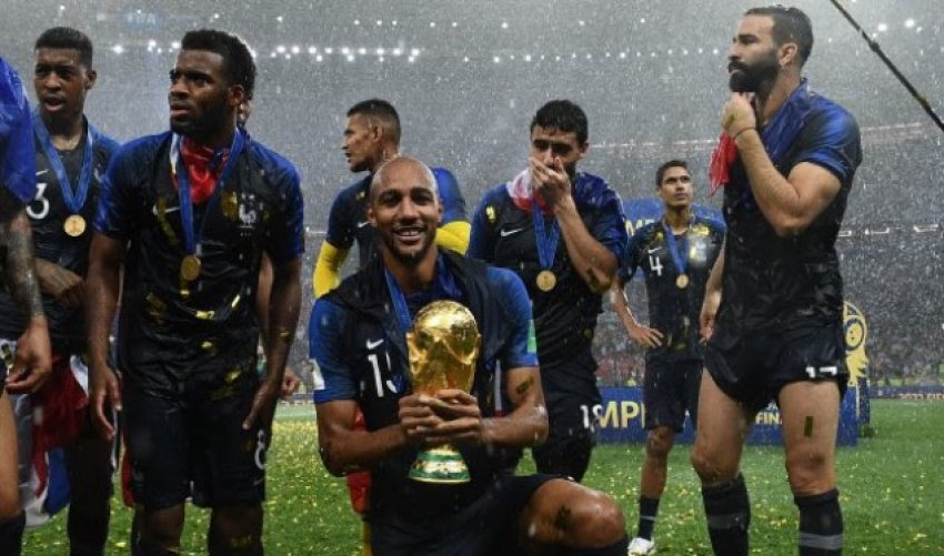 Barça mund t’i “rrëmbejë” një tjetër objektiv Roma-s