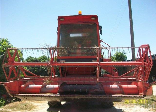 Autokombanja përplas motoçikletën në Cërrik, humb jetën 50-vjeçari