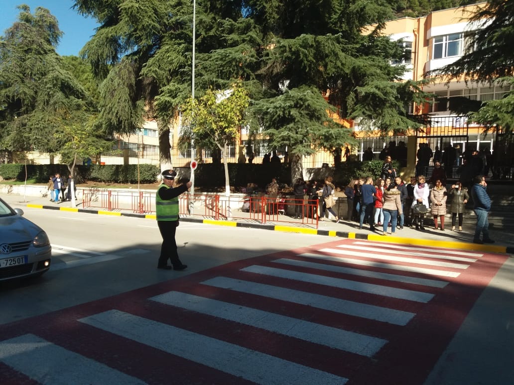 Përcillet me ceremoni polici Myslim Bakëri