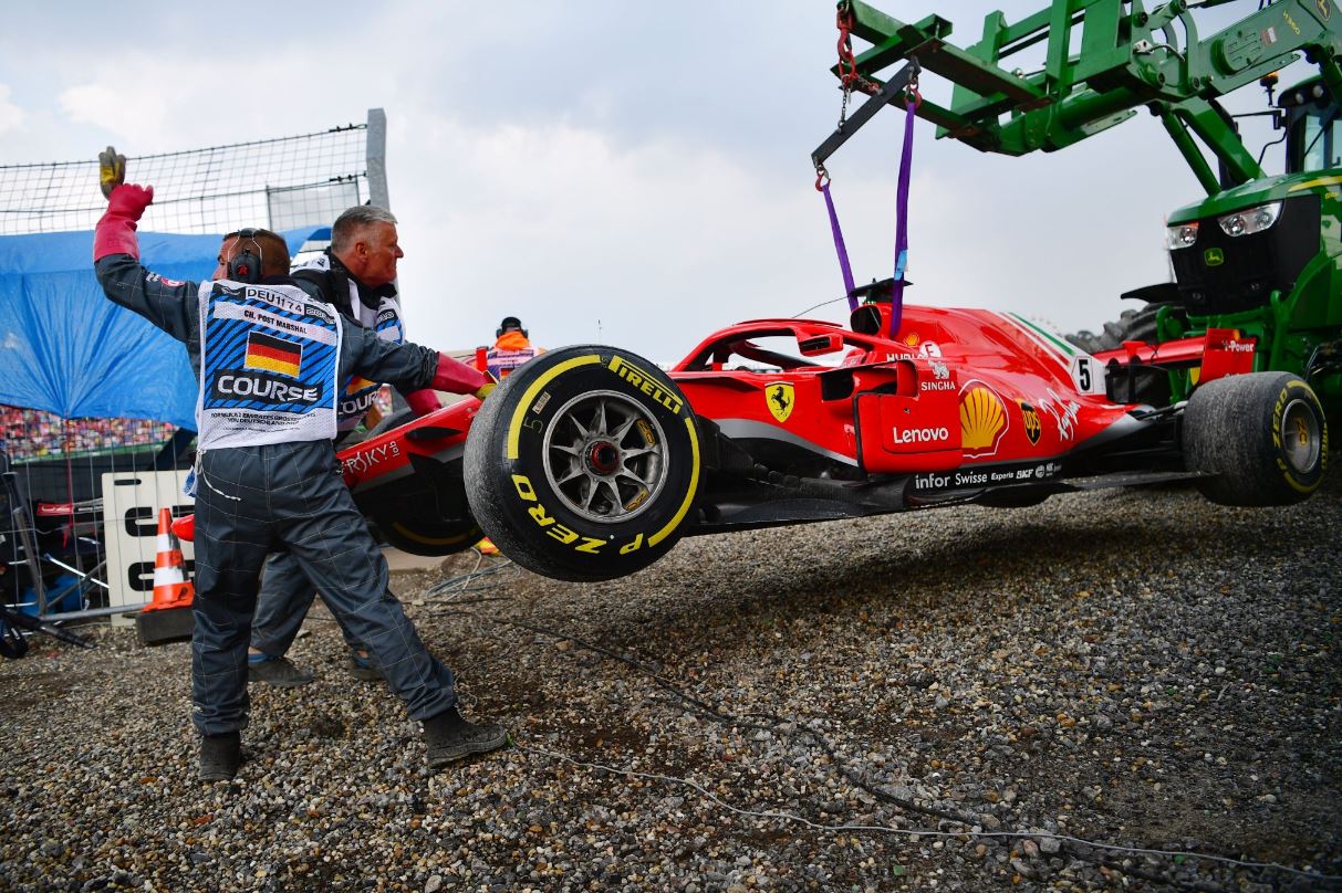 Formula 1/ Cmenduri në Gjermani, Hamilton fiton vetëm në fund, Vettel përplaset