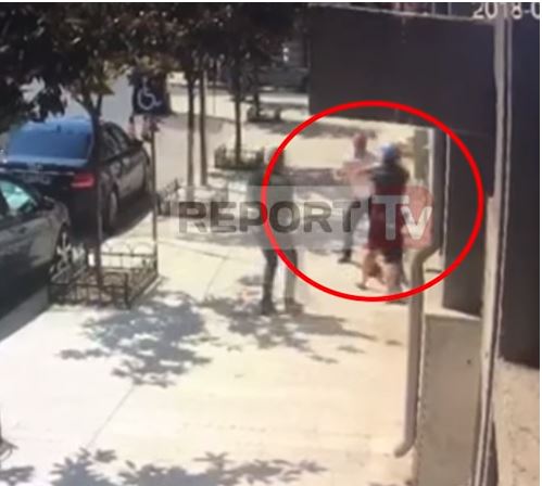 VIDEO/Pamjet dhe detaje nga ngjarja ku avokatit Ilia Ilia u dhunua