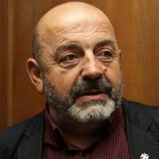 Nuk e ka mbështetur shembjen e teatrit kombëtar, si u manipuluan fjalët e Enver Petrovcit