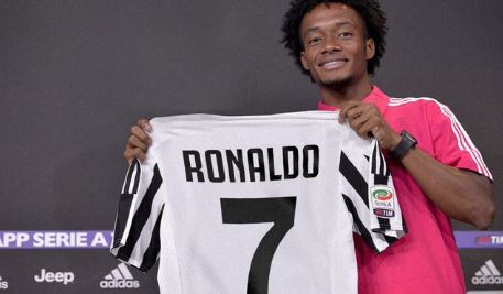 Cuadrado i dhuron numrin 7 Cristiano Ronaldos