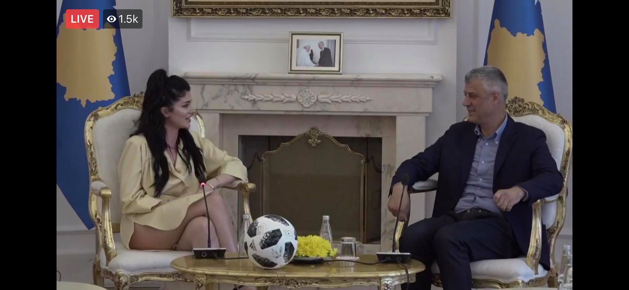 FOTO/Thaçi nderon Era Istrefin me medalje, momente të sikletshme gjatë ceremonisë