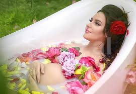 Themeluesja e shkollës së modës ‘Grace Models Albania’ bëhet nënë për herë të parë(Foto)