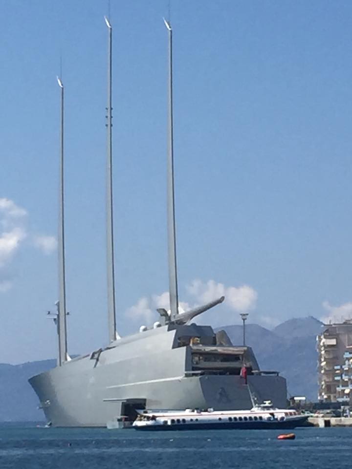 FOTO & VIDEO/Mbërrin në Sarandë super-jahti i miliarderit rus