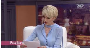 Pse e la programin e pasdites gazetarja Juli Krisafi