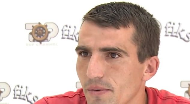 27-vjecari i gjymtuar , i mohoet e drejta e kempit