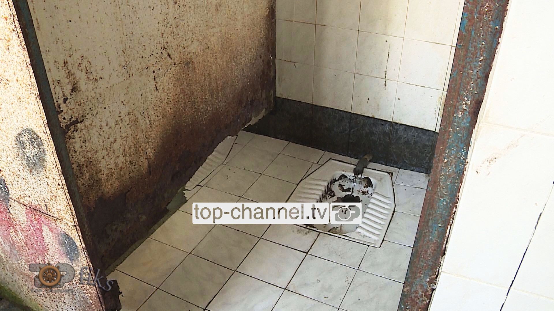 3000 nxënës rrezikojnë infeksionin, prindërit: Mos shkoni në tualetet e shkollës!