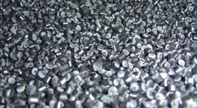 STUDIM/Plastika pushton Shqipërinë, tmerri i tokës dhe brigjeve shqiptare