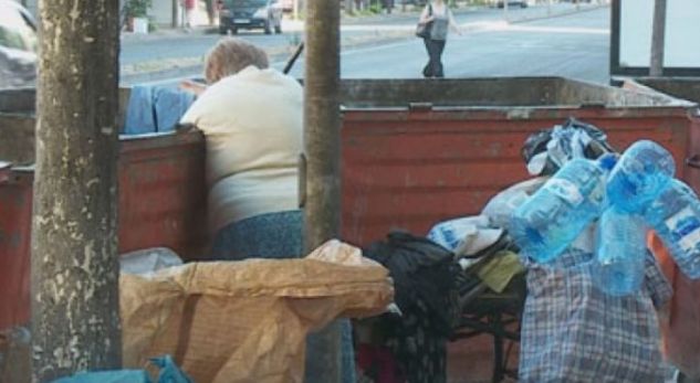 Denoncimi i cuditshëm nga qytetari:”Po na vjedhin plehrat”