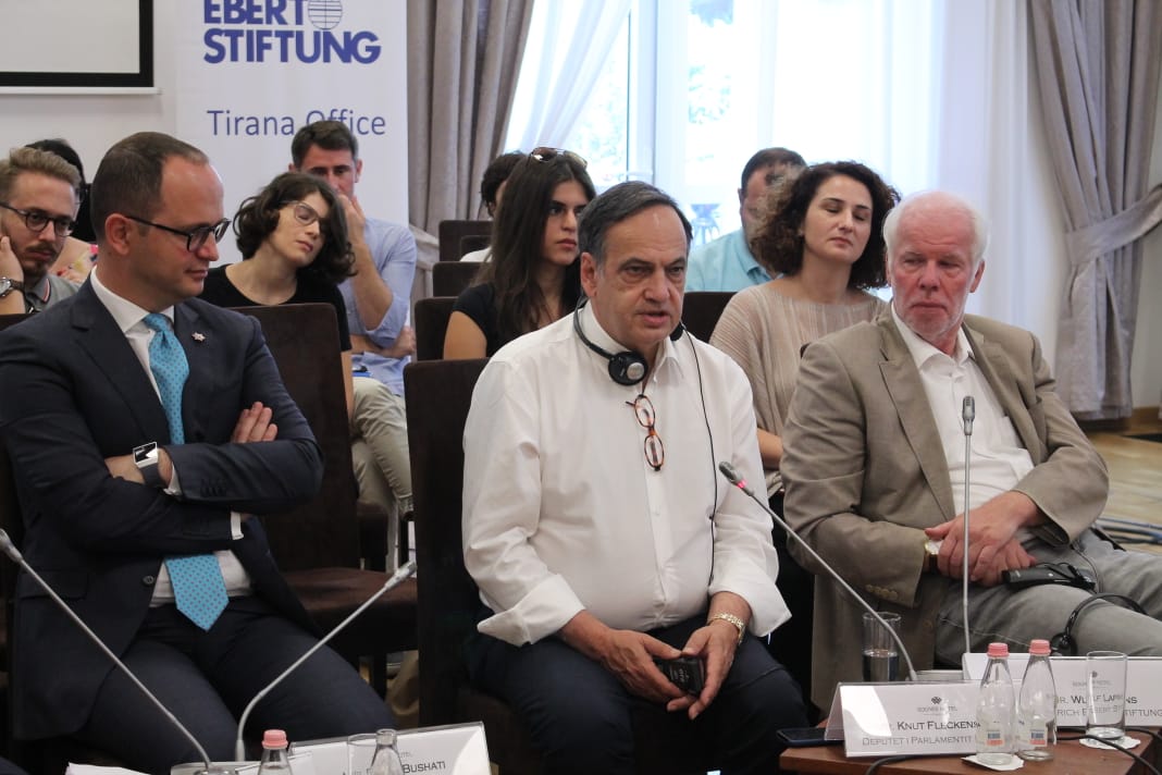 Ja qe kushte te reja per Shqiperine paska. Fleckenstein i thote Rames të mos festojë