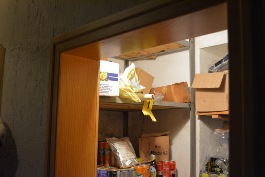 Foto/Mbante lëndë plasëse në magazinë, arrestohet në flagrancë poseduesi