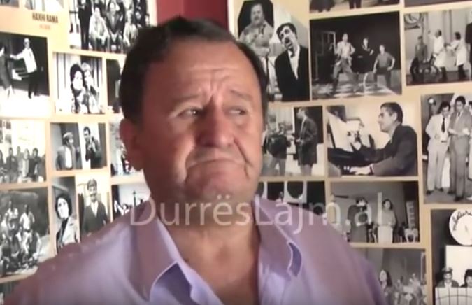 Humbi mikun e tij të ngushtë, aktori Muharrem Hoxha nuk i mban dot lotët