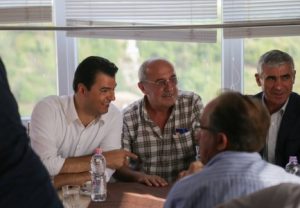 Kritiku i Bashës flet pas “kafes” me kreun e Partisë Demokratike