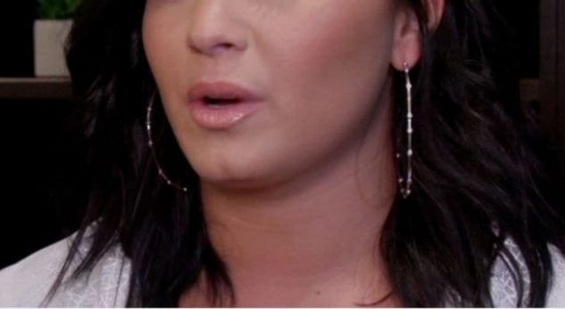 Këngetarja e njohur dërgohet me urgjencë në spital, shkak mbidoza e heroinës