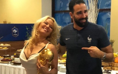 2 trofetë e kampionit të botërorit, Adil në pritje të dasmës me Pamela Anderson