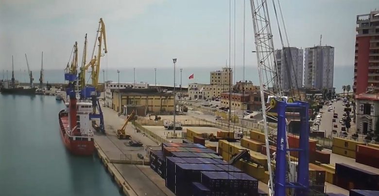 Anija ‘e arratisur’ nga porti i Durrësit/ Vendndodhja dhe arsyeja pse u largua pa lejë