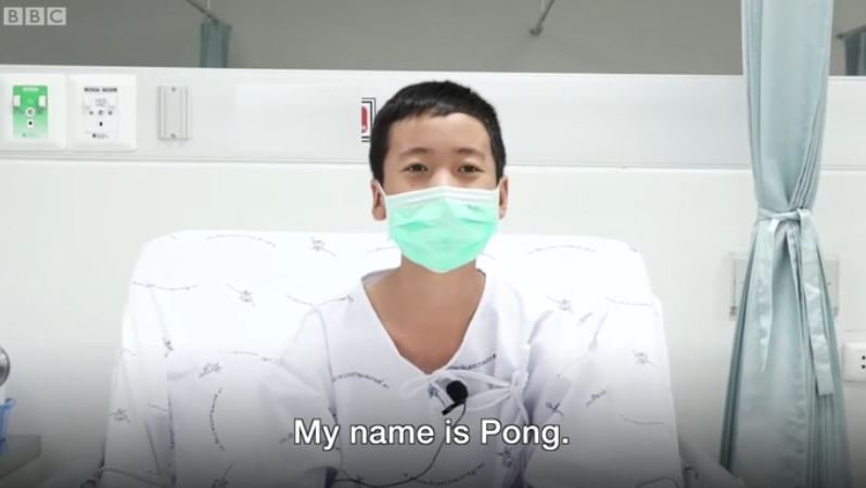 VIDEO/Pas shpëtimit nga shpella, 12 fëmijët japin mesazhet e para prekëse