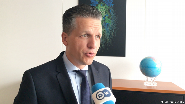 Raportuesi Frei për negociatat me Shqipërinë: Jo para fundit të 2019-ës