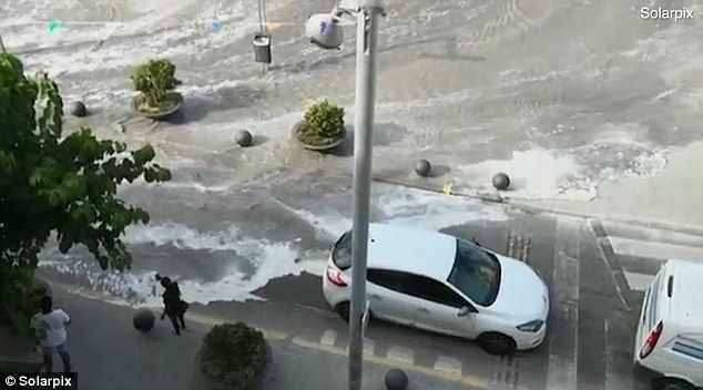 VIDEO/Majorca goditet nga tsunami, vala 5 m përmbyt anijet dhe plazhet