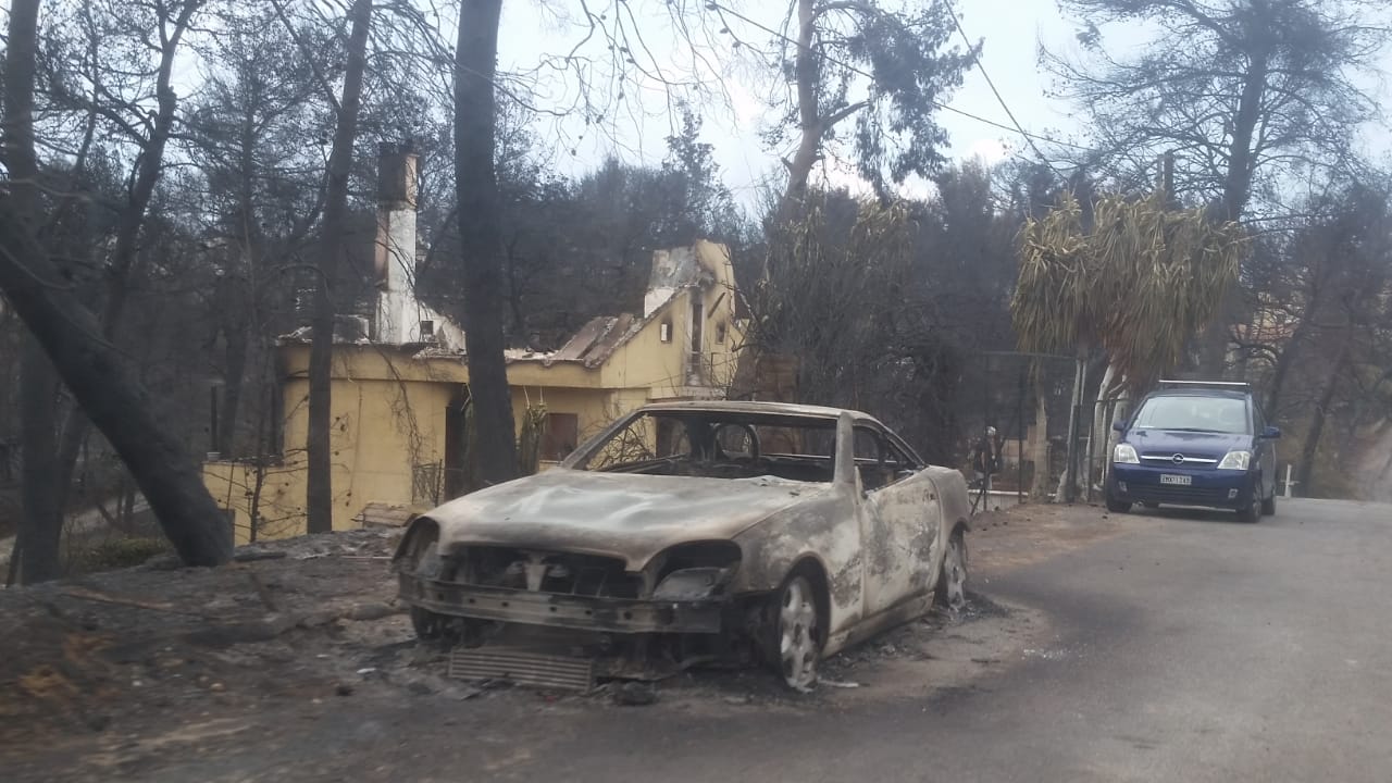 REPORTAZH/Prushi i pushuar i zjarrit në Athinë, çfarë ndodh disa ditë pas flakëve në Greqi
