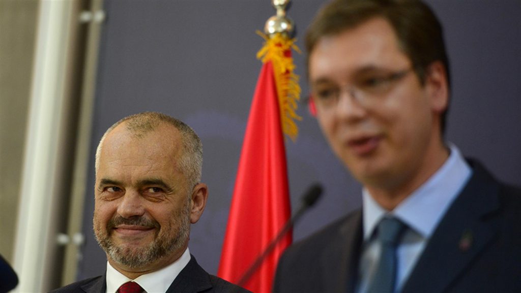 Beçiroviç: “Miqësia Rama-Vuçiç ka lidhje dhe me interesat e ekonomisë kriminale”