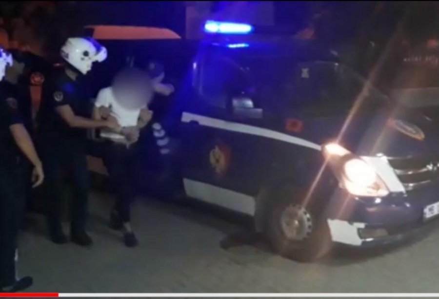 EMRI/Vodhi argjendarinë në mes të Durrësit, kapet pas 4 muajsh hajduti