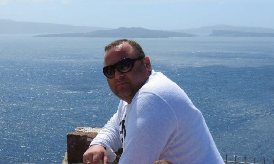 U vra në Athinë për trafikun e drogës, kush është Roland Shembitrasi të cilit iu sekuestruan 1 mln euro