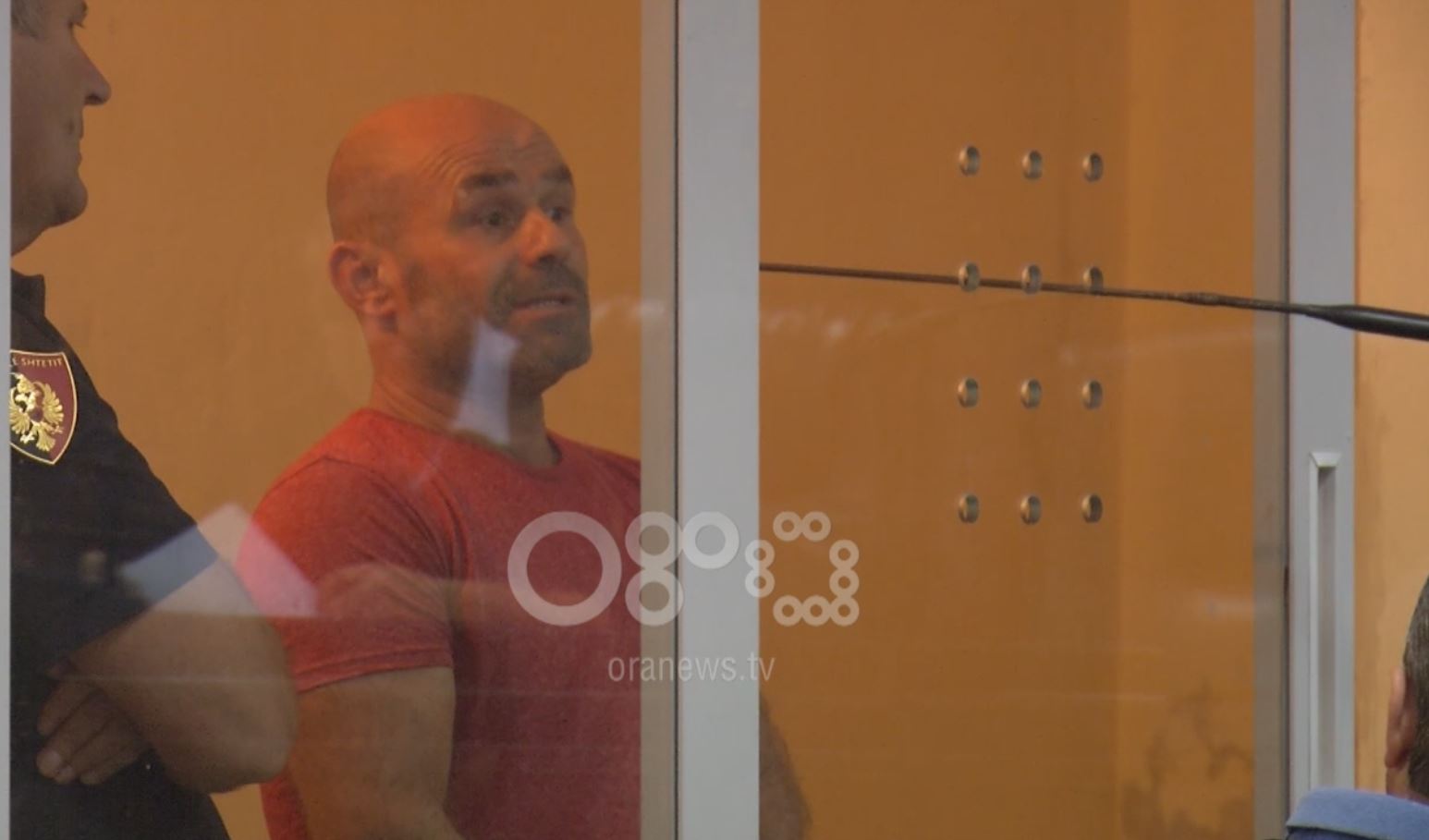 E tradhëtoi gruan me shoqen e ngushtë të saj, ish e dashura fut në burg 45 vjeçarin nga Vora