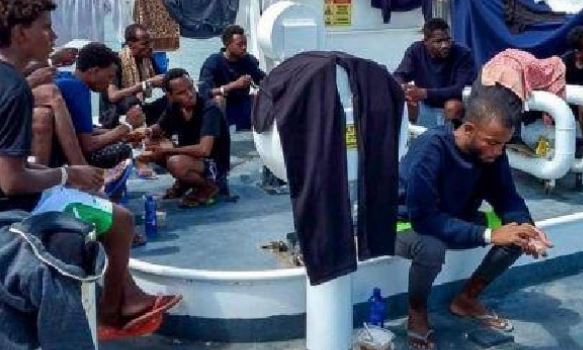 Refugjatët e bllokuar, Bushati: Duhet t’i kthejmë borxhin Italisë, jemi gati ta ndihmojmë