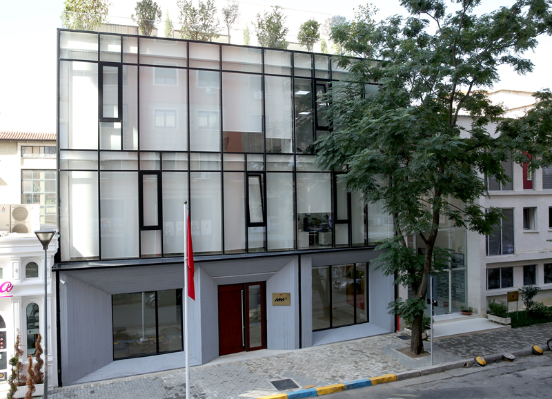 AMA në krah të gazetares se News 24, Klodiana Lala